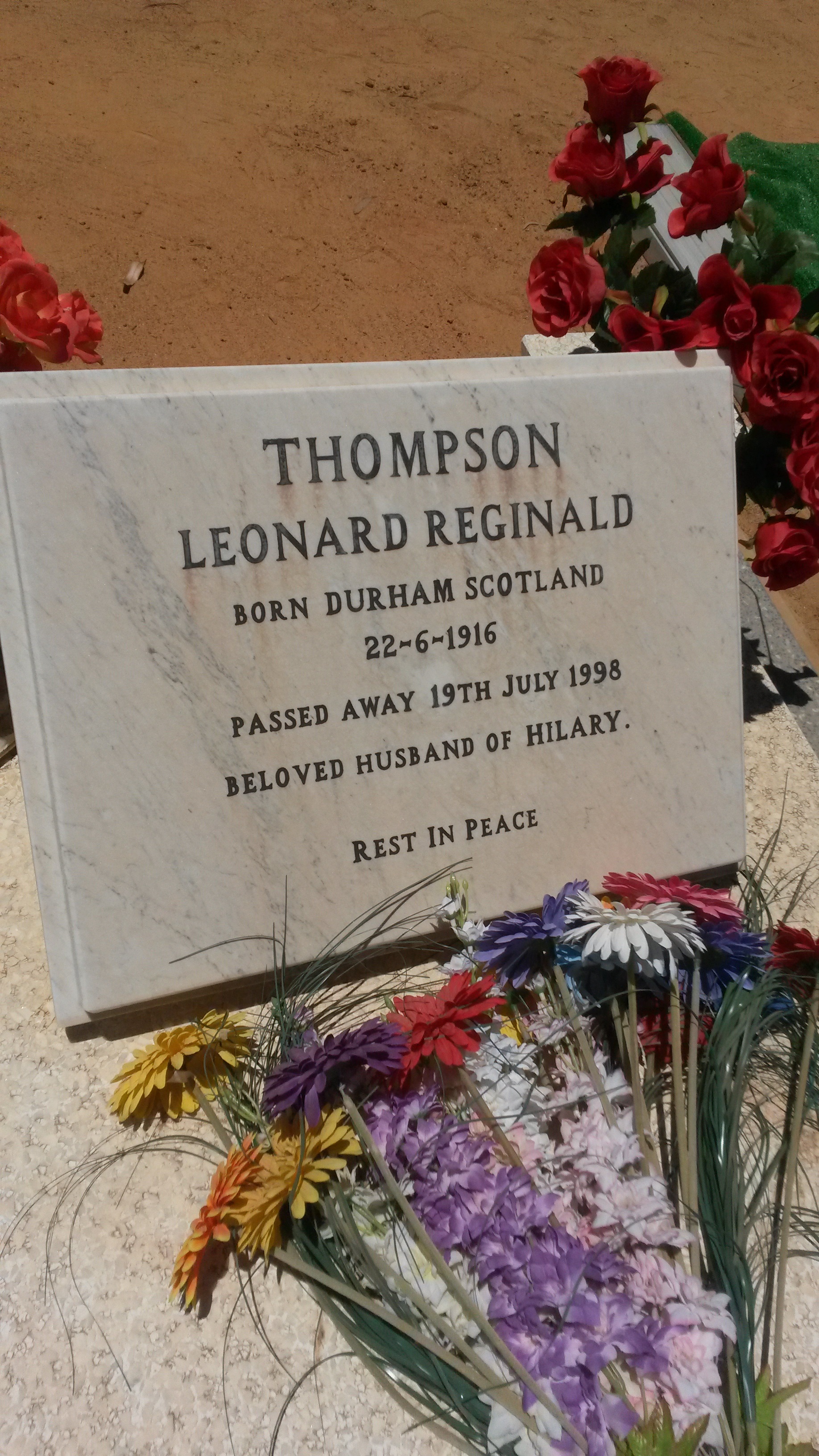 Headstone Len Thompson Korda Cemetary